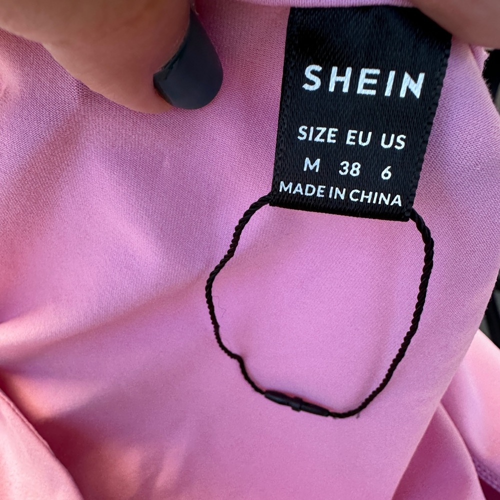 NWT SHEIN Light Pink V-Neck Blouse Size M - Picture 4 of 4